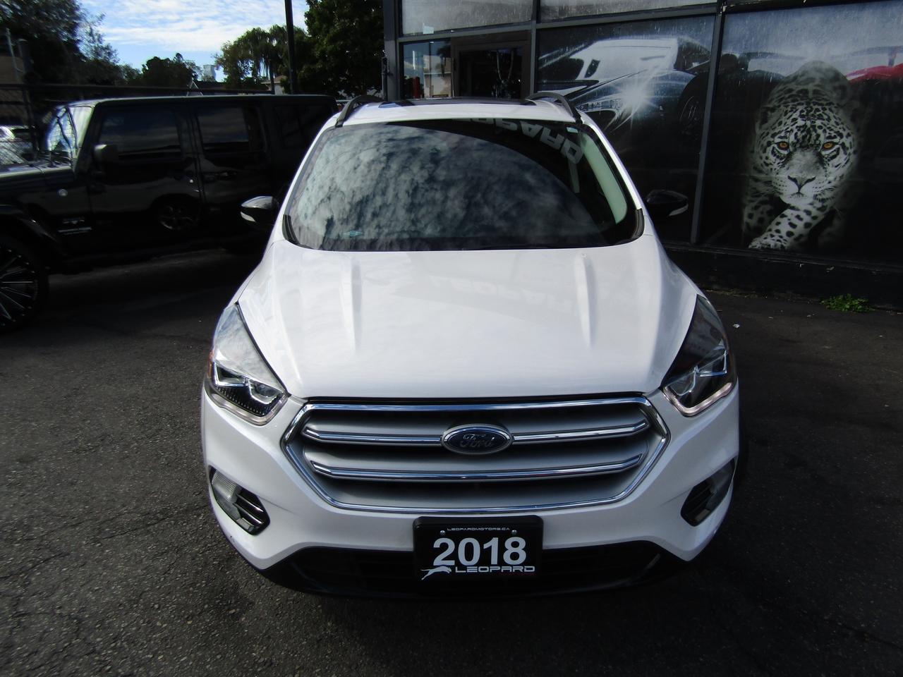2018 Ford Escape Titanium, AWD, Navi, Pano, Blind Spot, Leather, Camera, *Certified* Photo