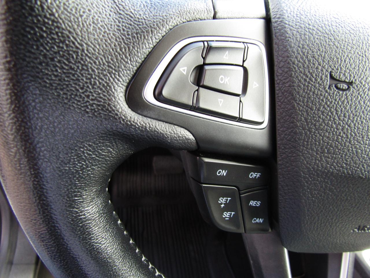 2018 Ford Escape Titanium, AWD, Navi, Pano, Blind Spot, Leather, Camera, *Certified* Photo