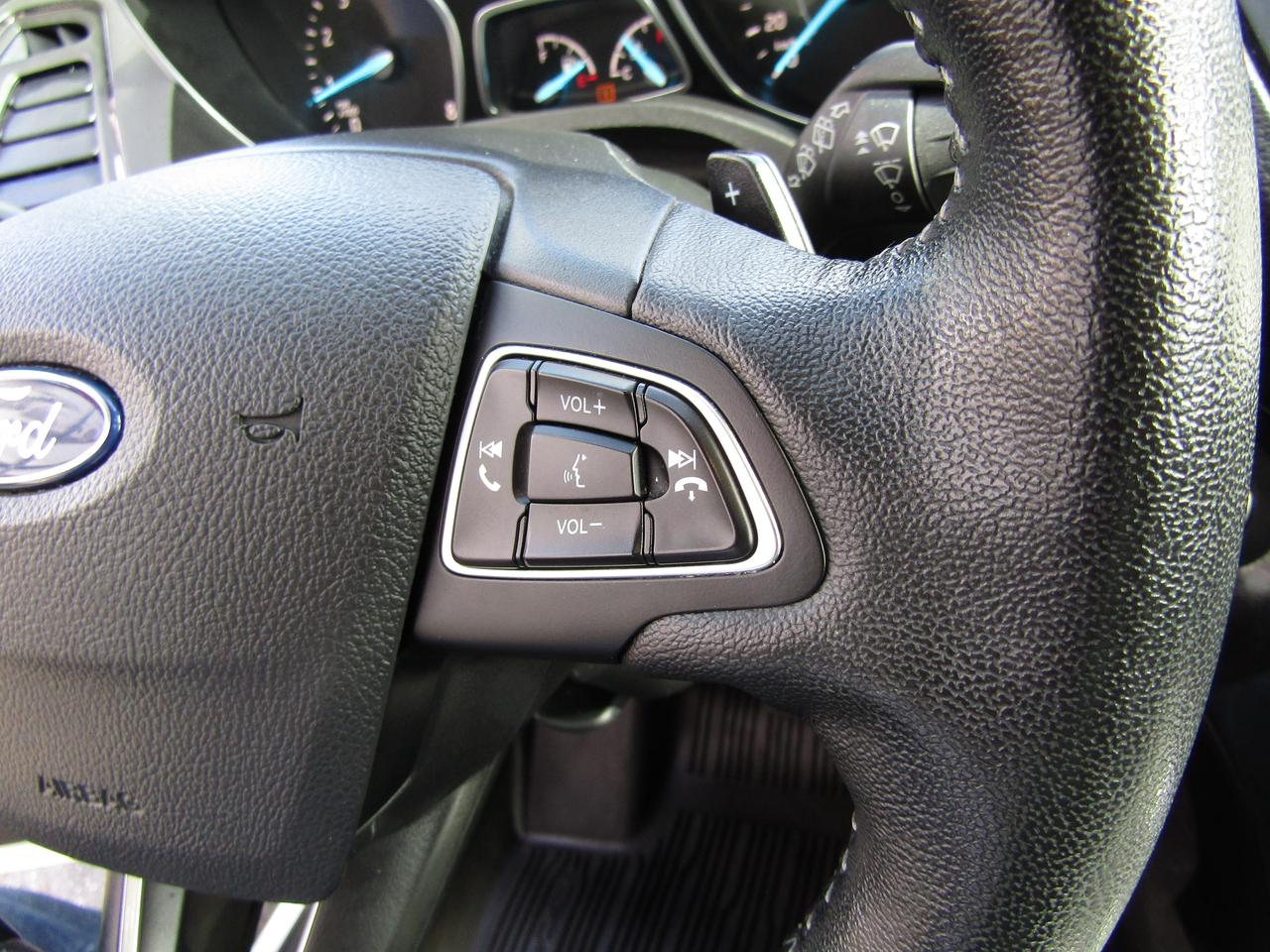 2018 Ford Escape Titanium, AWD, Navi, Pano, Blind Spot, Leather, Camera, *Certified* Photo