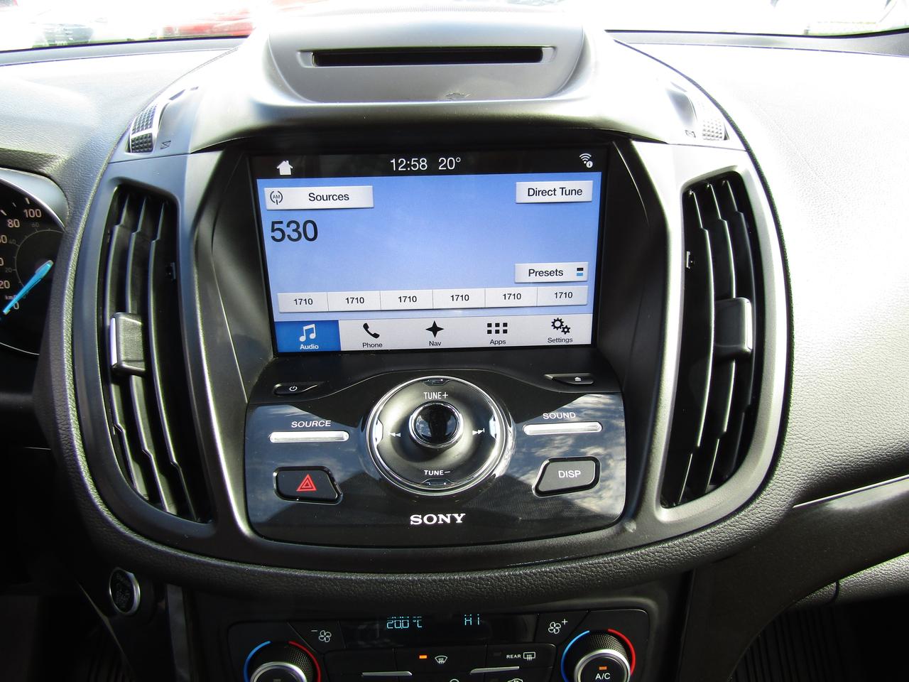 2018 Ford Escape Titanium, AWD, Navi, Pano, Blind Spot, Leather, Camera, *Certified* Photo