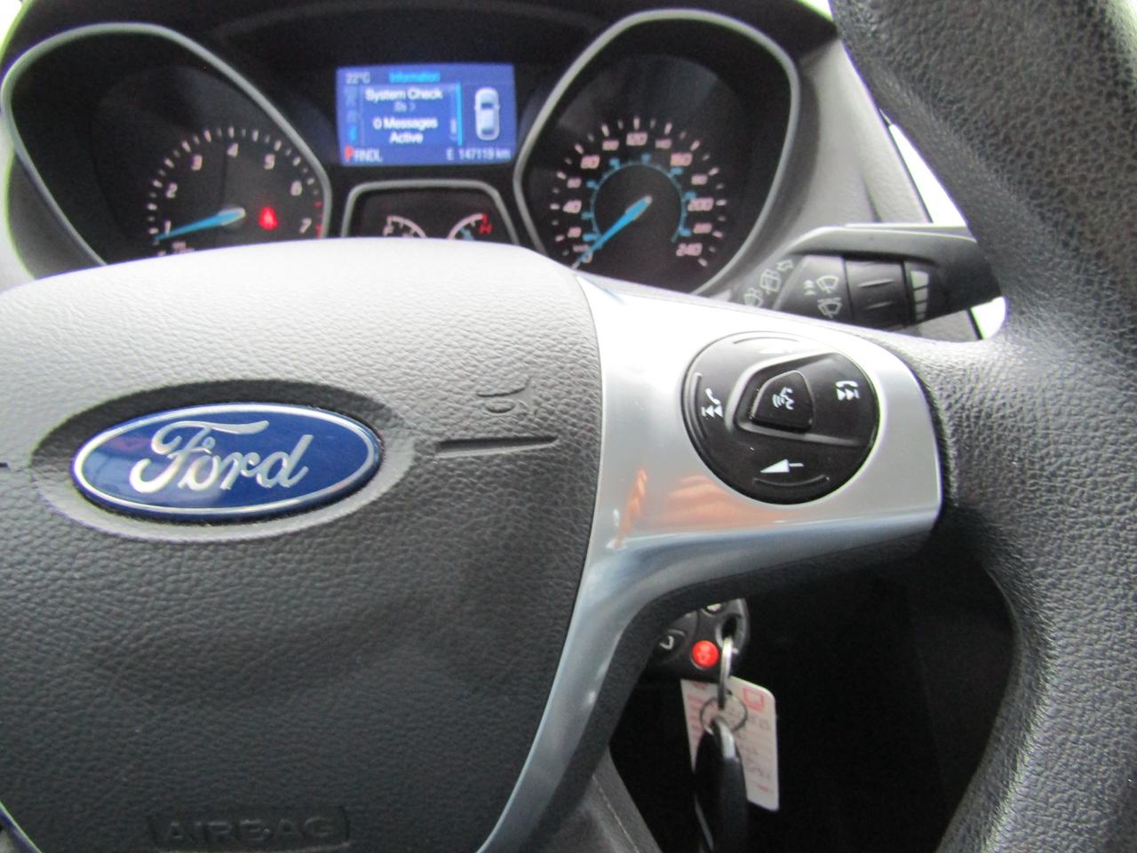 2014 Ford Focus SE, Heated Seats, Bluetooth, Alloys *Certified* Photo