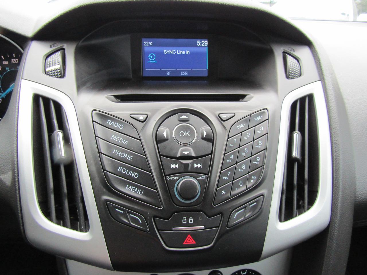 2014 Ford Focus SE, Heated Seats, Bluetooth, Alloys *Certified* Photo