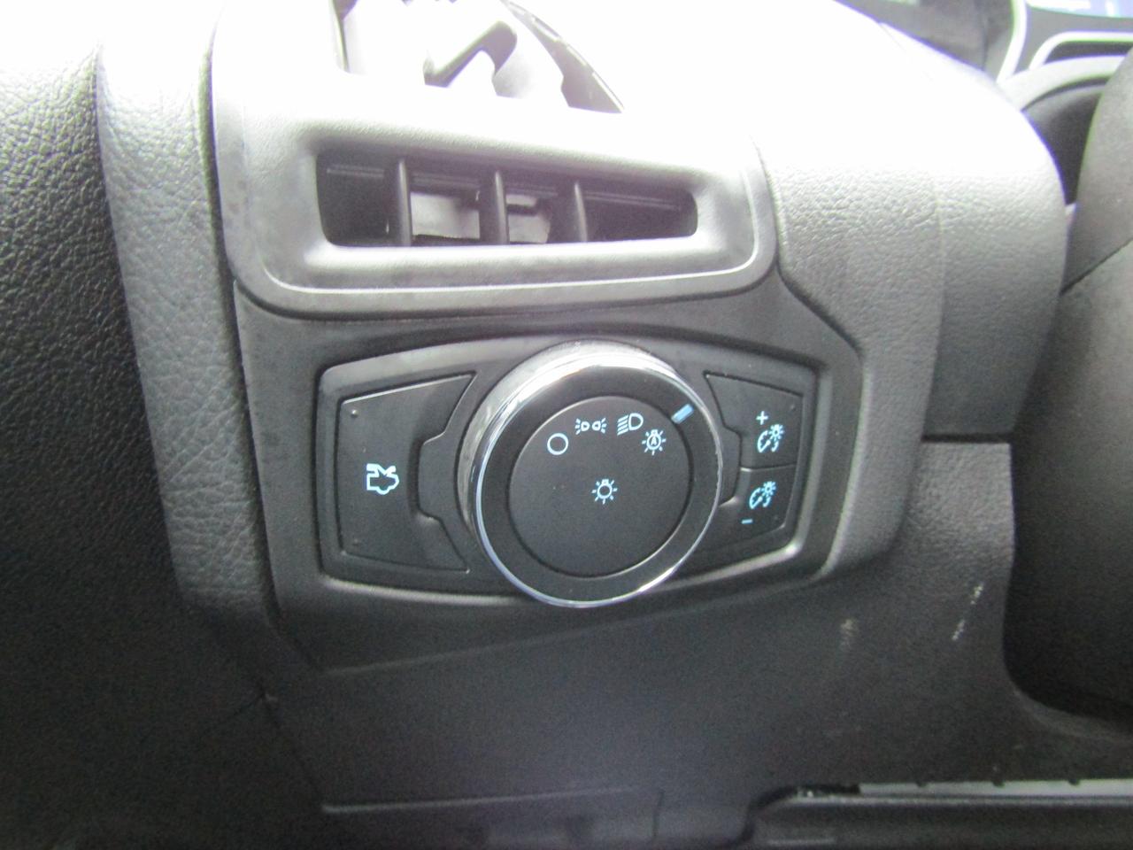 2014 Ford Focus SE, Heated Seats, Bluetooth, Alloys *Certified* Photo