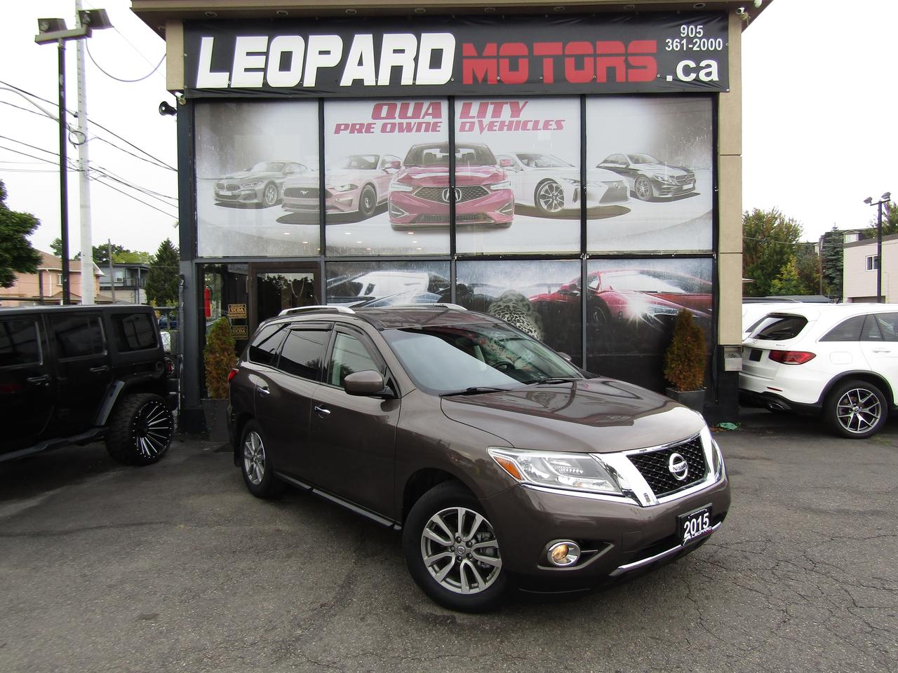 2015 Nissan Pathfinder SV, 7Pass, 4WD, Camera, Power Seats, Bluetooth, *Certified* Photo0