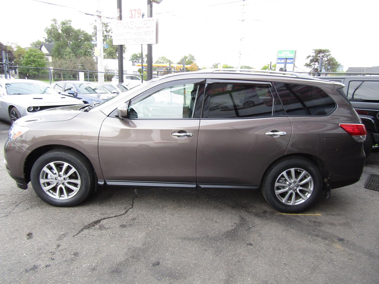 2015 Nissan Pathfinder SV, 7Pass, 4WD, Camera, Power Seats, Bluetooth, *Certified* Photo