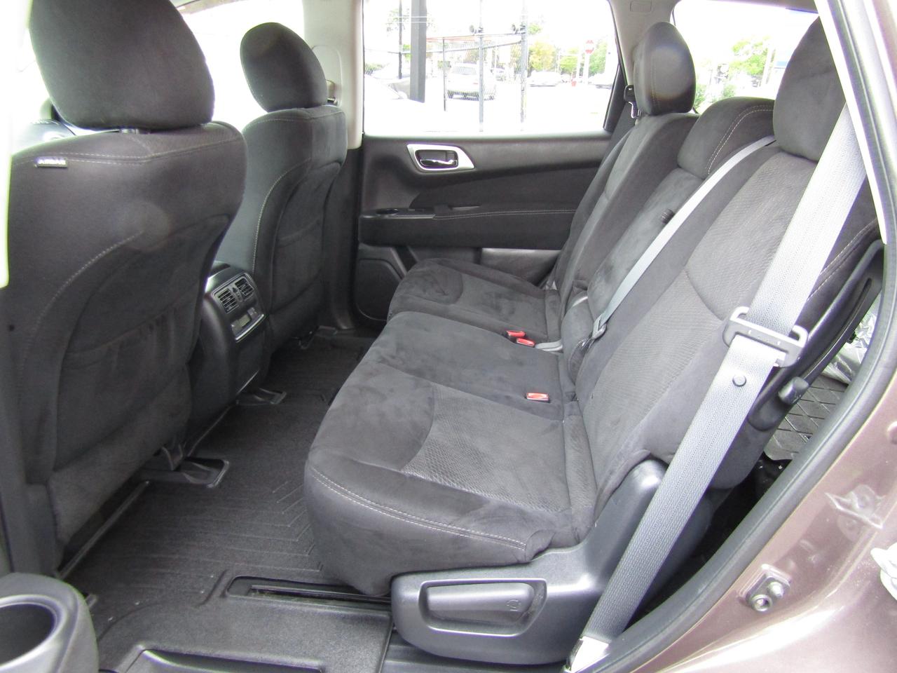 2015 Nissan Pathfinder SV, 7Pass, 4WD, Camera, Power Seats, Bluetooth, *Certified* Photo