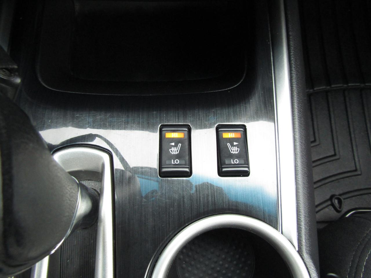 2015 Nissan Pathfinder SV, 7Pass, 4WD, Camera, Power Seats, Bluetooth, *Certified* Photo