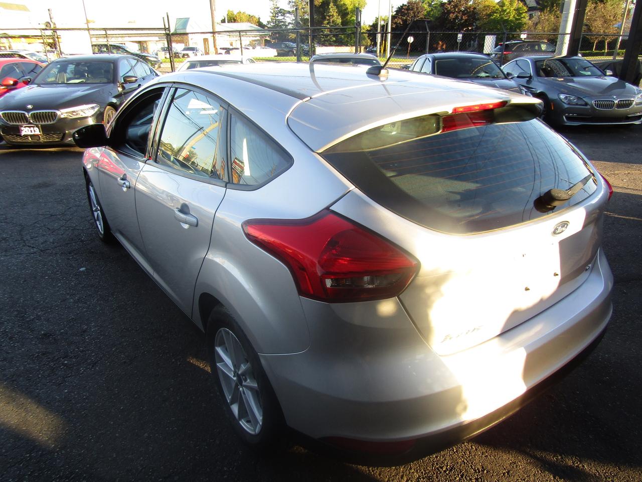 2018 Ford Focus SE, Camera, Heated Seats, Bluetooth, Alloy, *Certified* Photo4