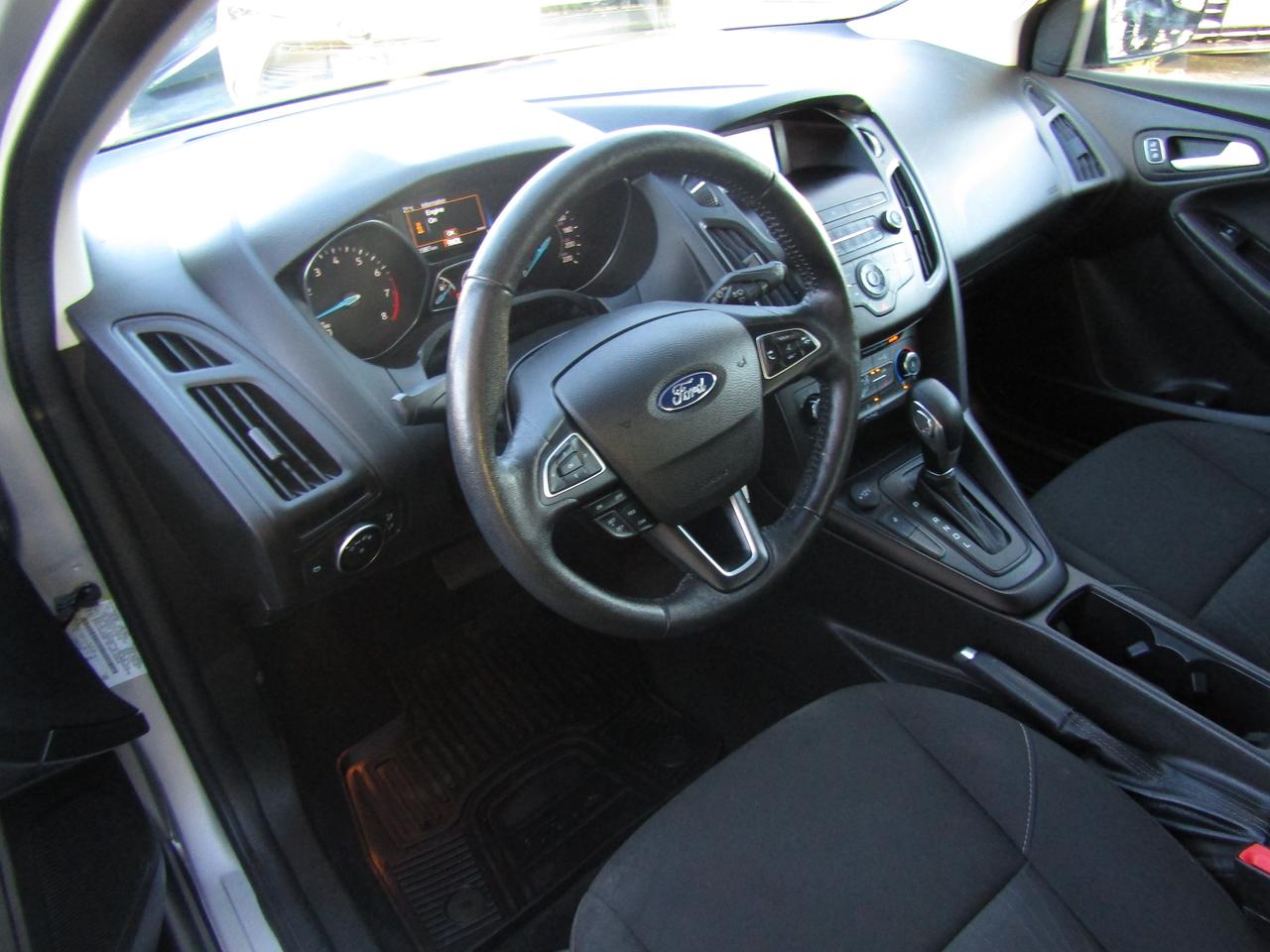 2018 Ford Focus SE, Camera, Heated Seats, Bluetooth, Alloy, *Certified* Photo