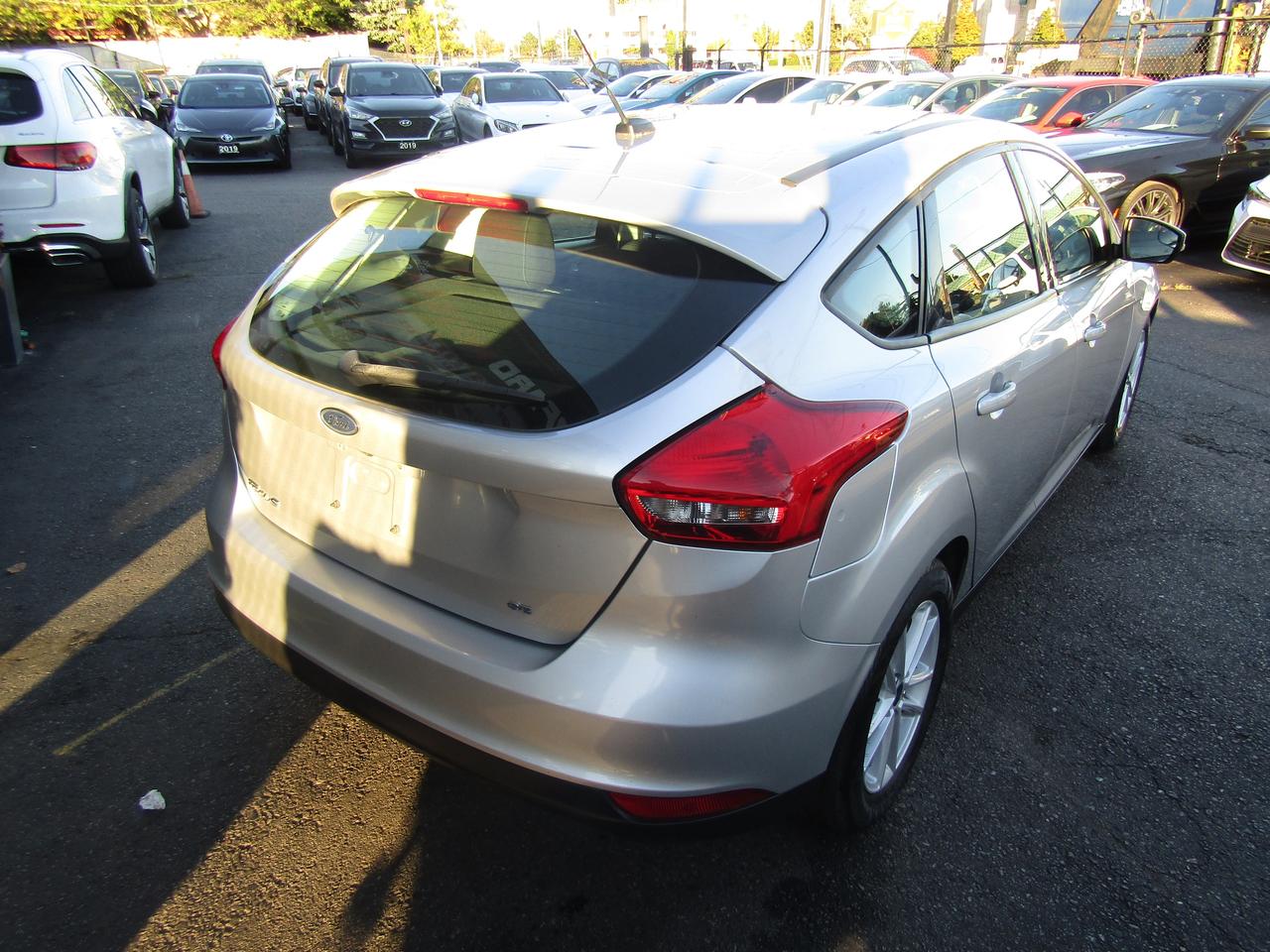 2018 Ford Focus SE, Camera, Heated Seats, Bluetooth, Alloy, *Certified* Photo