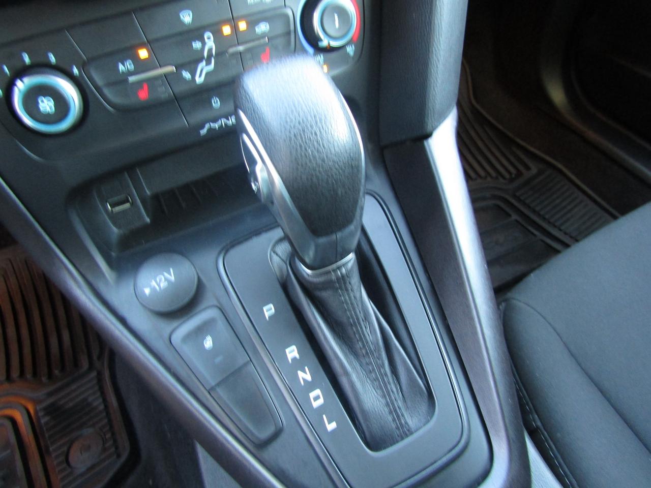 2018 Ford Focus SE, Camera, Heated Seats, Bluetooth, Alloy, *Certified* Photo