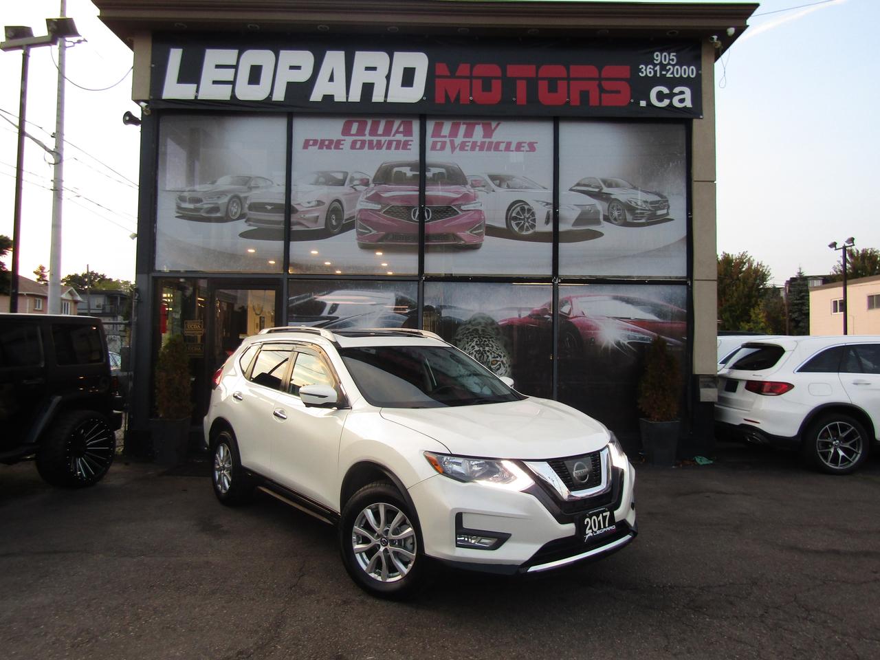 2017 Nissan Rogue SV, 7Pass, AWD, Pano, 360 Camera, Navi, Blind Spots, *Certified* Photo0