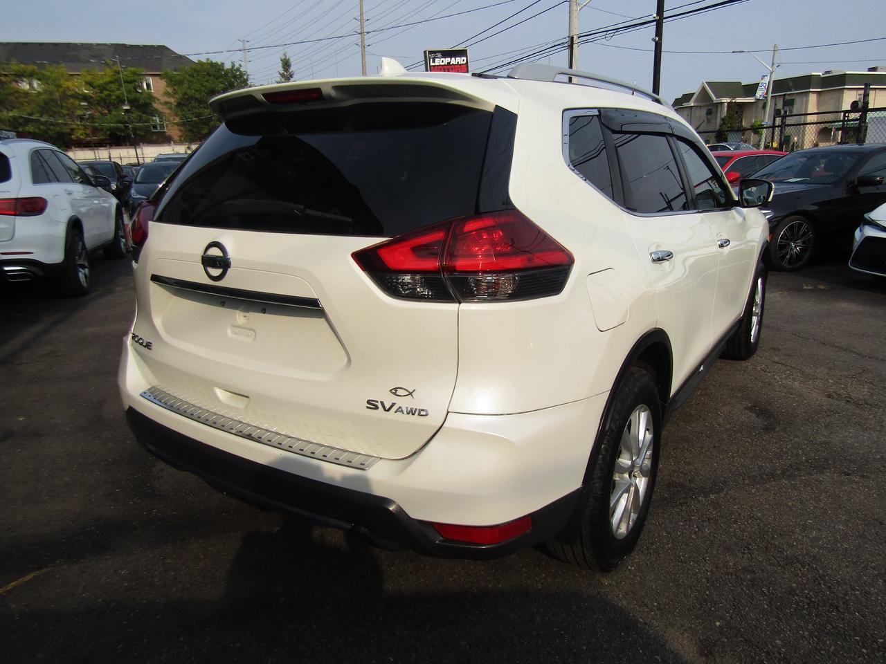 2017 Nissan Rogue SV, 7Pass, AWD, Pano, 360 Camera, Navi, Blind Spots, *Certified* Photo