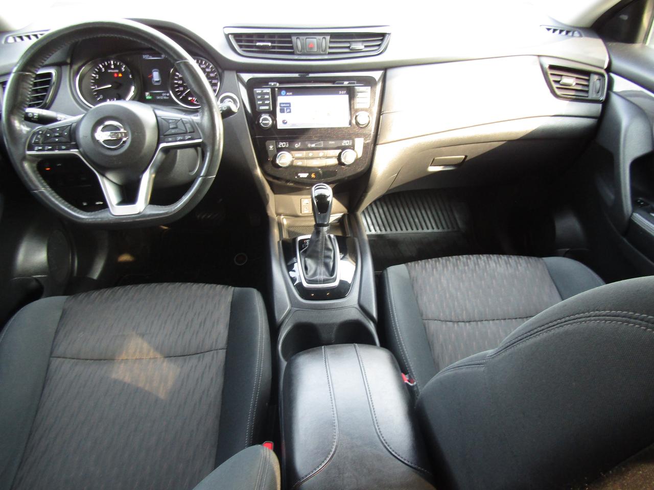 2017 Nissan Rogue SV, 7Pass, AWD, Pano, 360 Camera, Navi, Blind Spots, *Certified* Photo