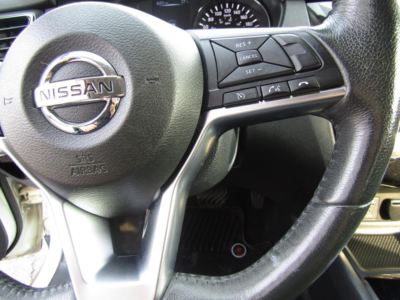 2017 Nissan Rogue SV, 7Pass, AWD, Pano, 360 Camera, Navi, Blind Spots, *Certified* Photo