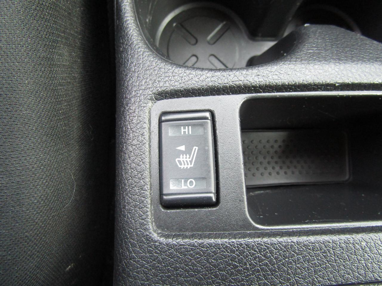 2017 Nissan Rogue SV, 7Pass, AWD, Pano, 360 Camera, Navi, Blind Spots, *Certified* Photo