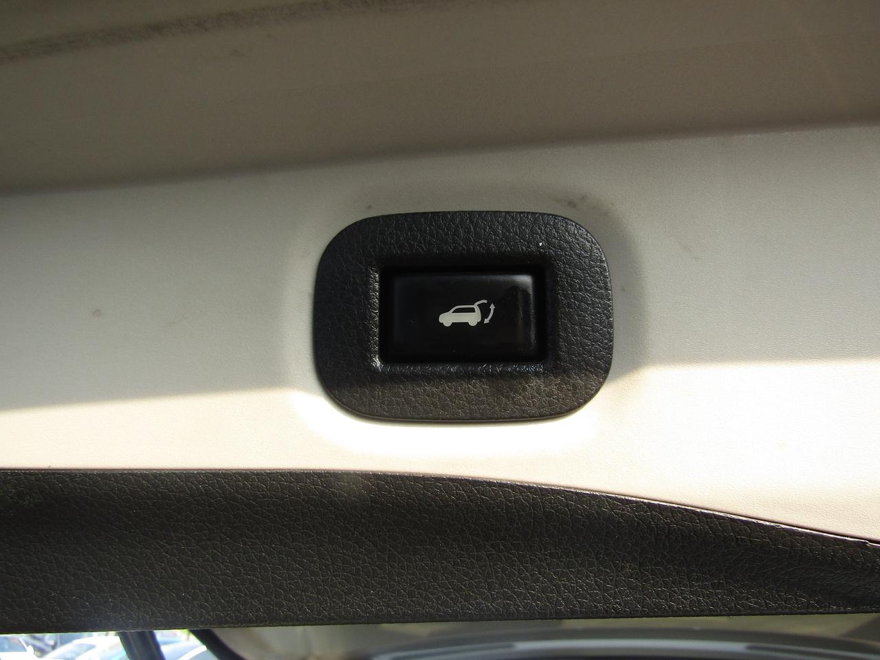 2017 Nissan Rogue SV, 7Pass, AWD, Pano, 360 Camera, Navi, Blind Spots, *Certified* Photo