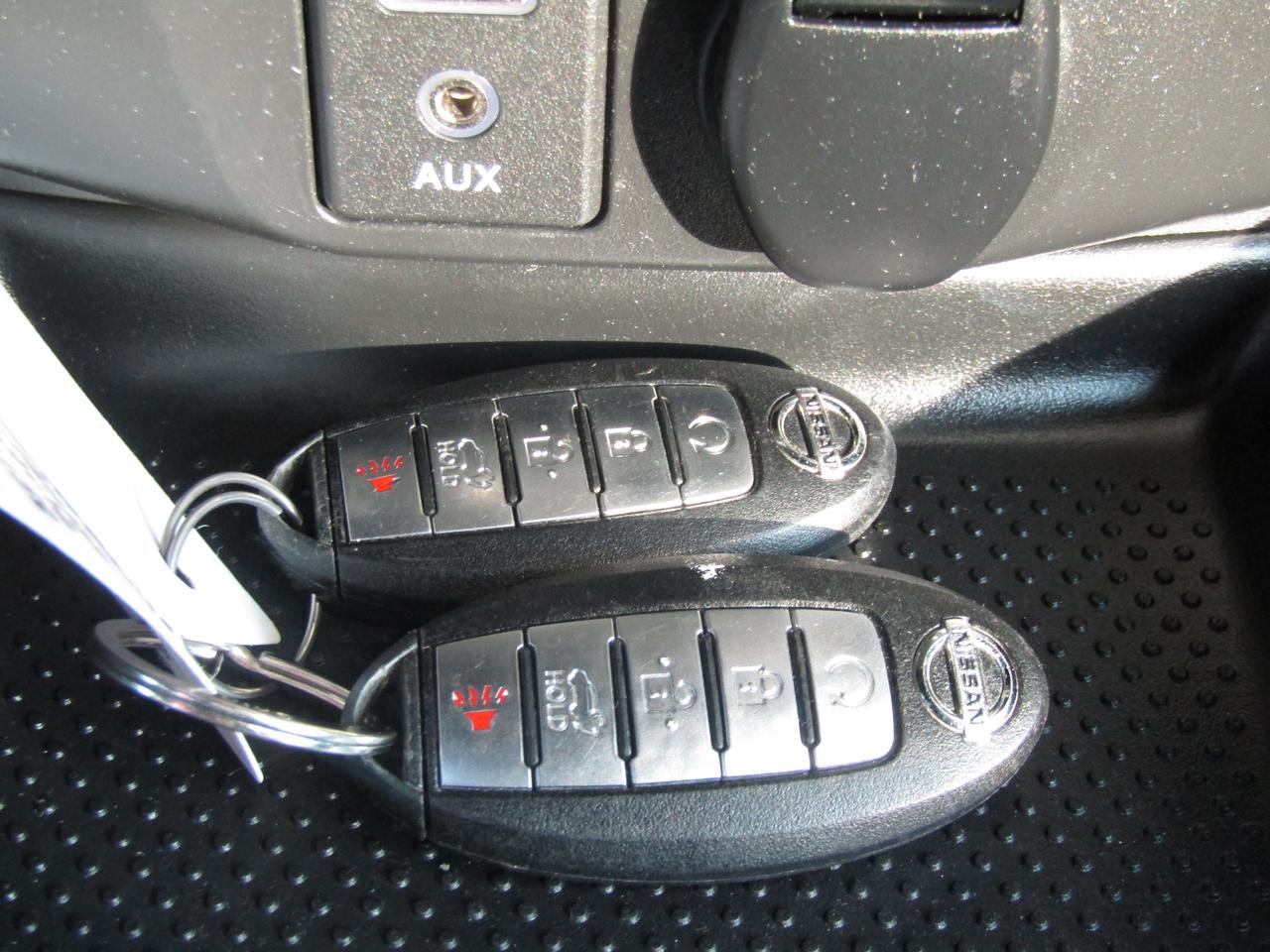 2017 Nissan Rogue SV, 7Pass, AWD, Pano, 360 Camera, Navi, Blind Spots, *Certified* Photo