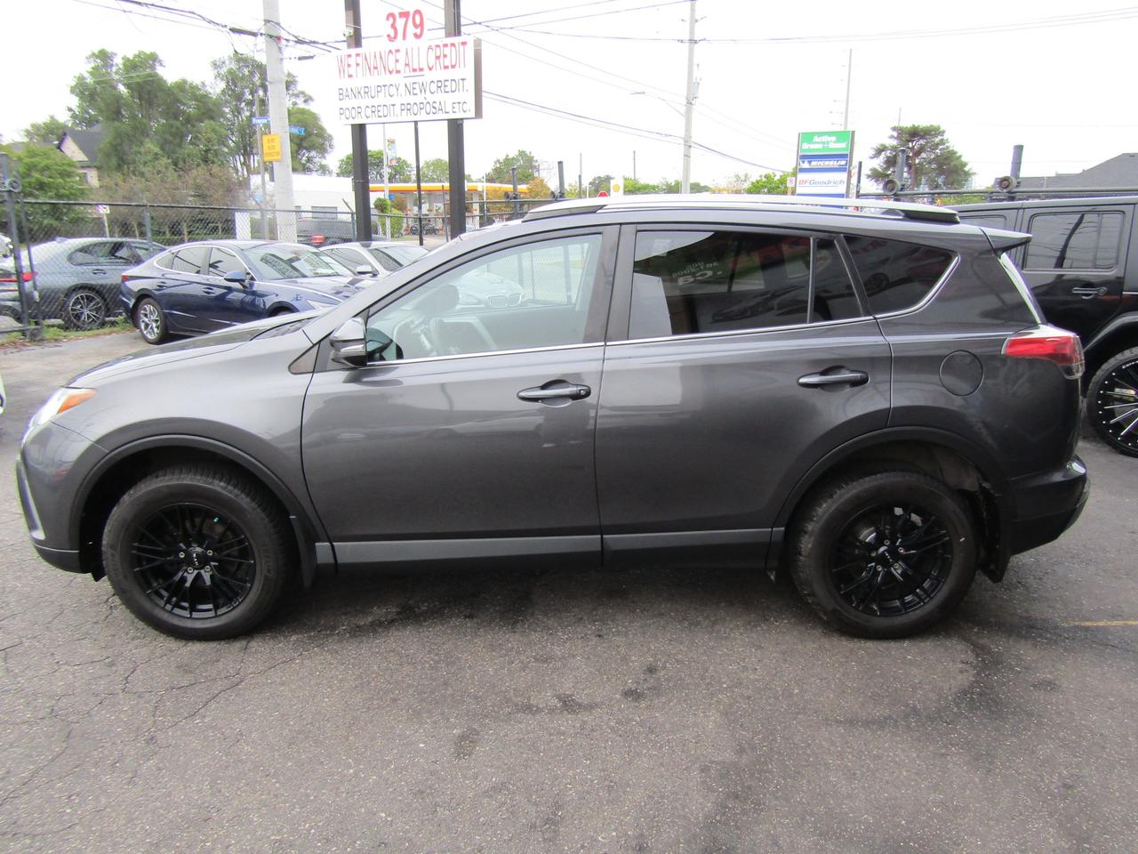 2017 Toyota RAV4 LE, Camera, Lane Assistant, Collision Warning, Heated Seats, *Certified* Photo3