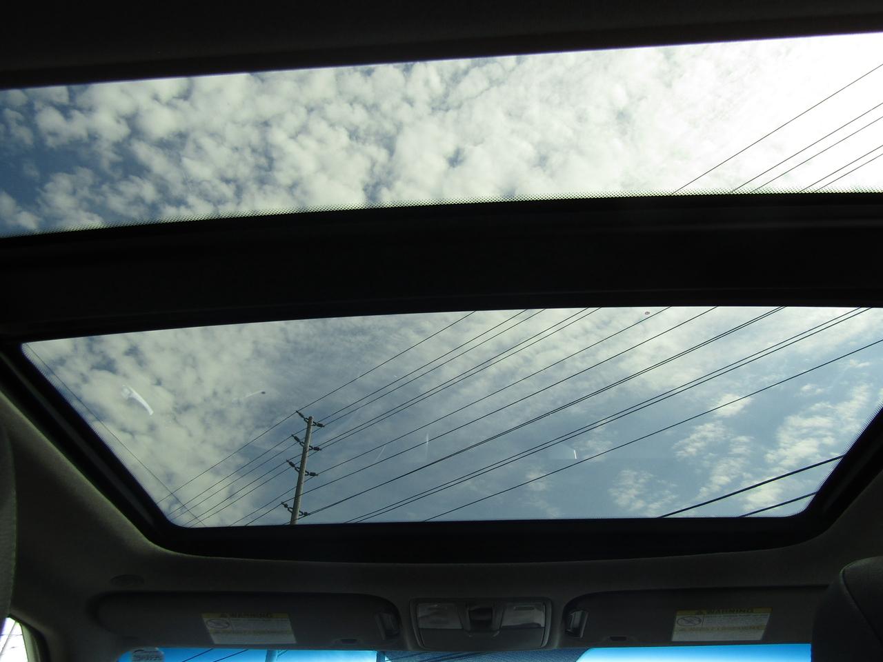 2014 Hyundai Veloster Limited, Navi, Pano, Camera, Leather, Keyless, Sensors, Alloy, *Certified* Photo