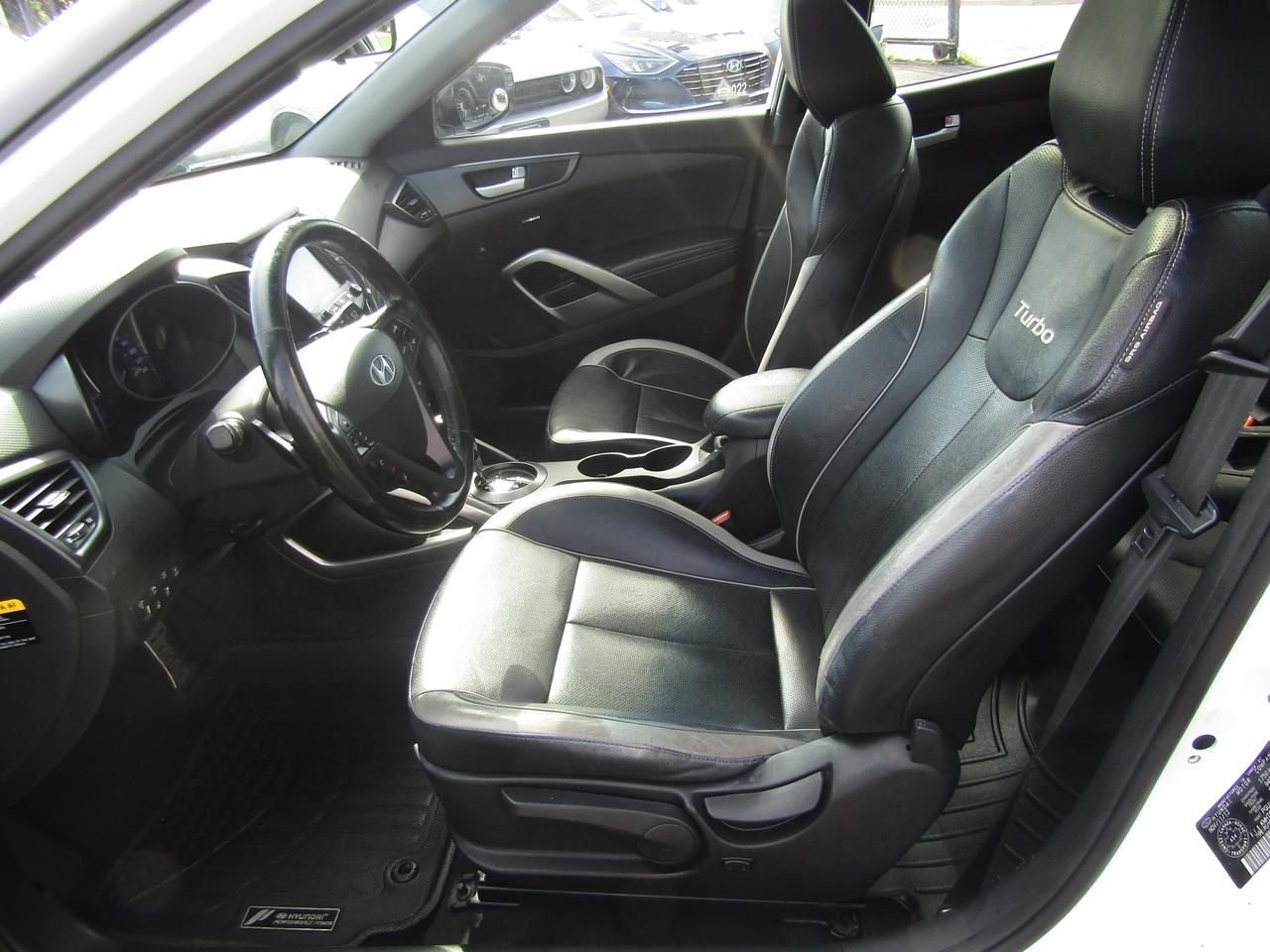 2014 Hyundai Veloster Limited, Navi, Pano, Camera, Leather, Keyless, Sensors, Alloy, *Certified* Photo