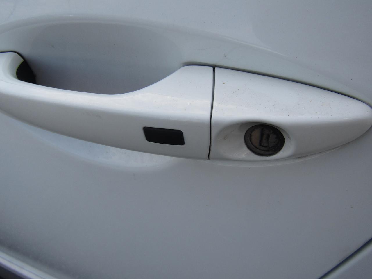 2014 Hyundai Veloster Limited, Navi, Pano, Camera, Leather, Keyless, Sensors, Alloy, *Certified* Photo