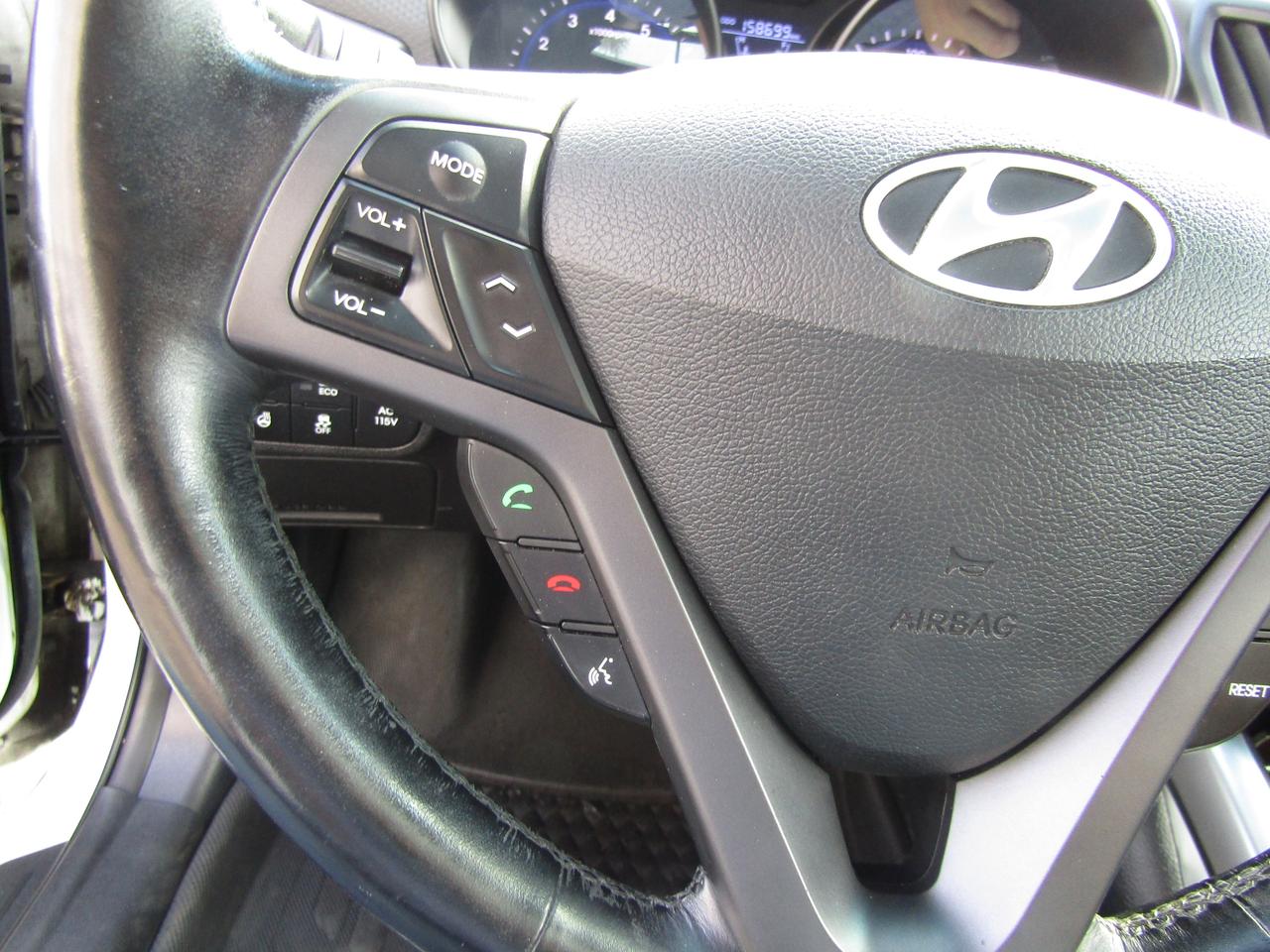 2014 Hyundai Veloster Limited, Navi, Pano, Camera, Leather, Keyless, Sensors, Alloy, *Certified* Photo