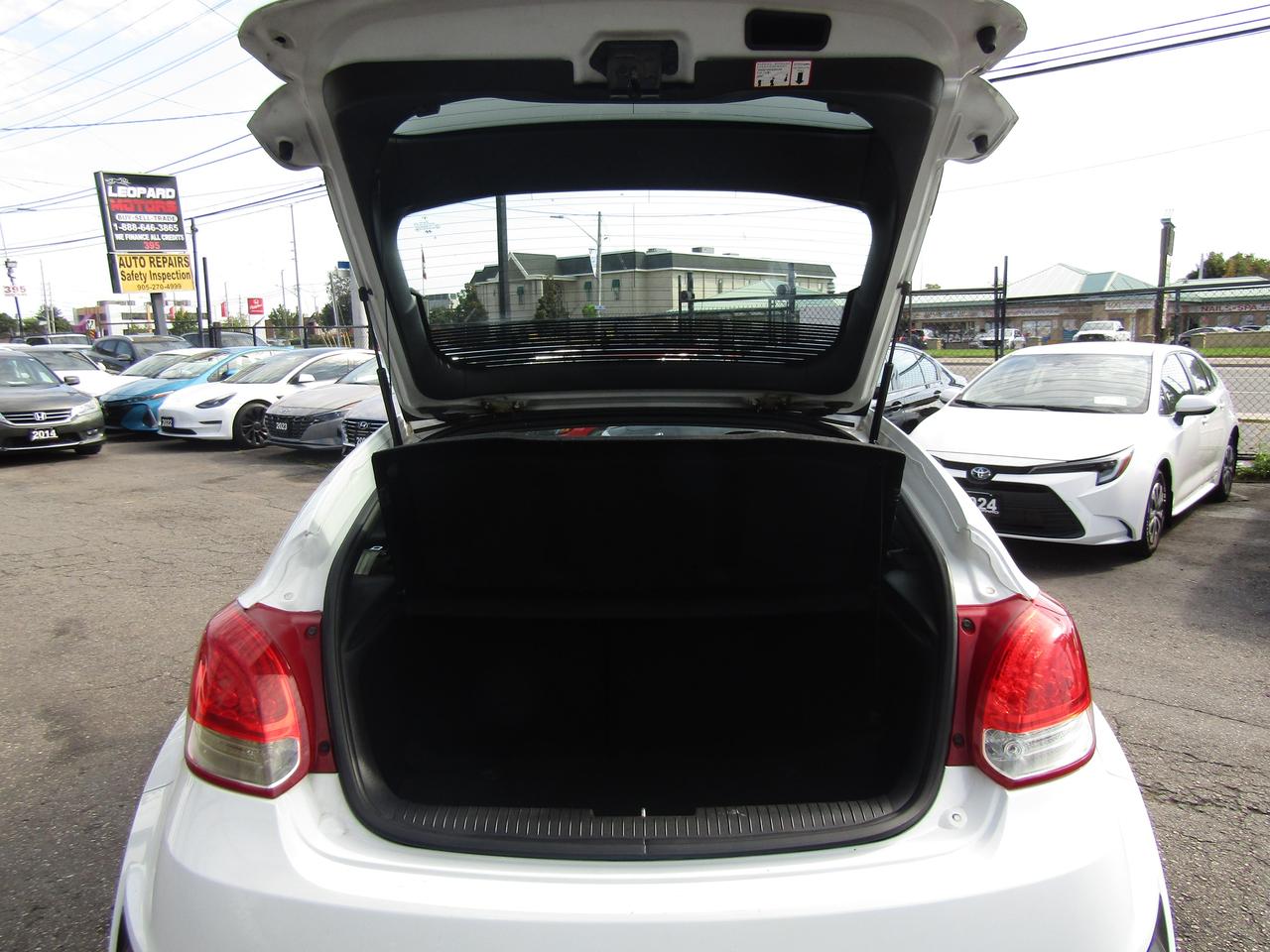 2014 Hyundai Veloster Limited, Navi, Pano, Camera, Leather, Keyless, Sensors, Alloy, *Certified* Photo