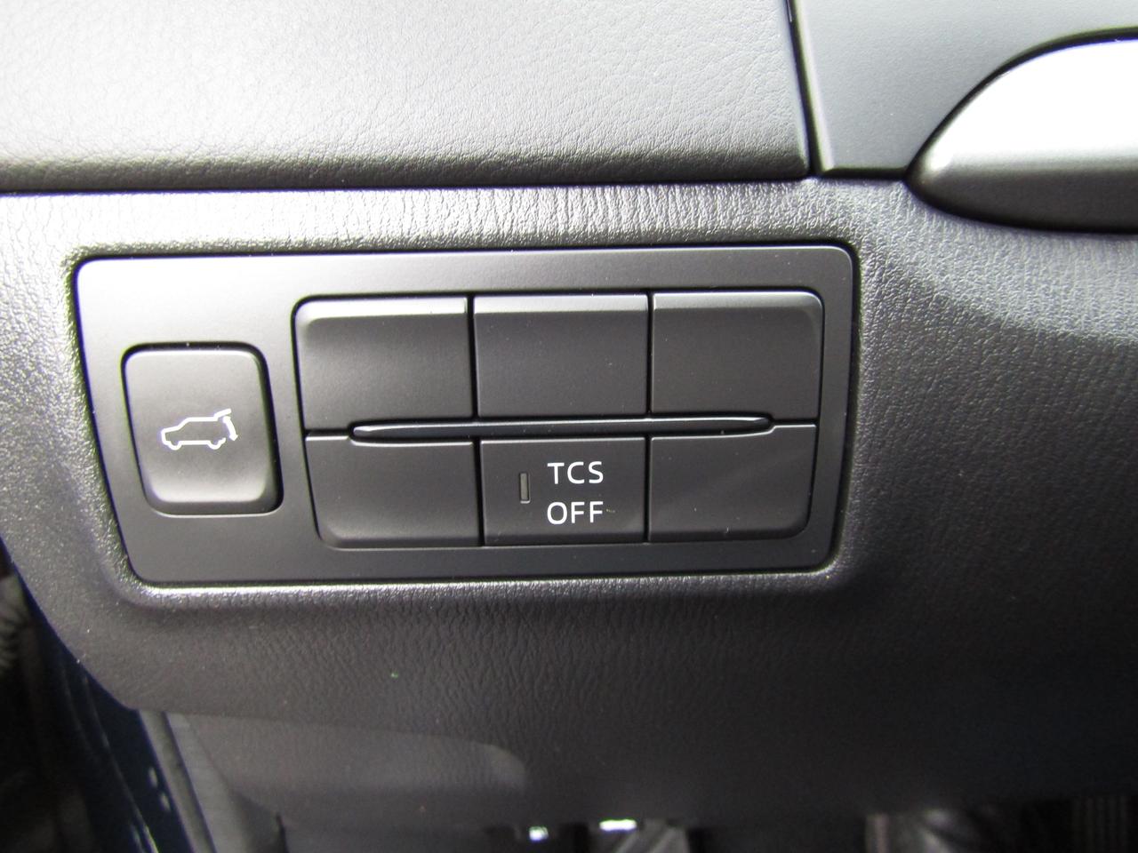 2018 Mazda CX-9 GT, AWD, 7Pass, Sunroof, Camera, Leather, Bluetooth, Alloy, *Certified* Photo