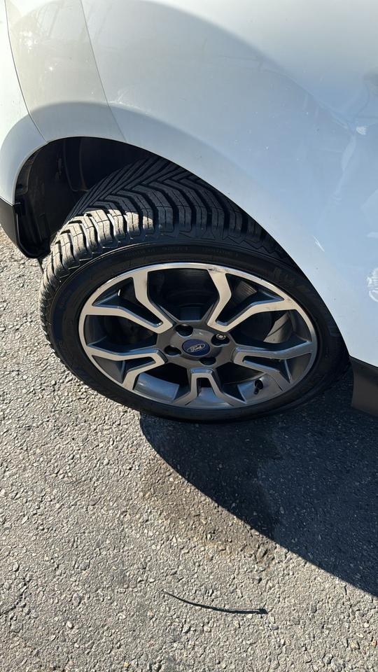 2018 Ford EcoSport SE, 4WD, Navi, Sunroof, Camera, Blind Spots, *Certified* Photo