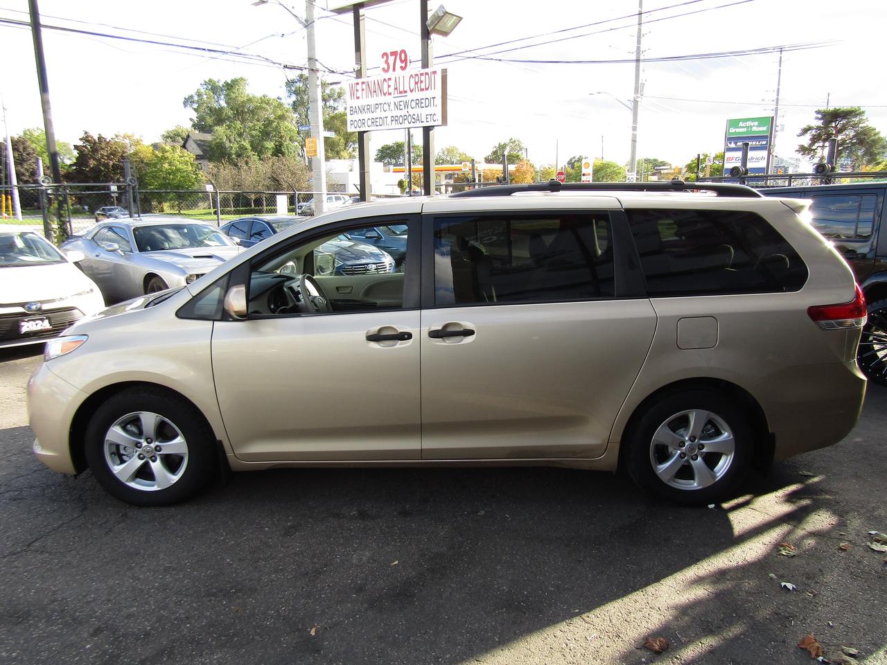 2011 Toyota Sienna LE, 7Pass ,Cruise Ctrl, Automatic Trans.*Certified* Photo3