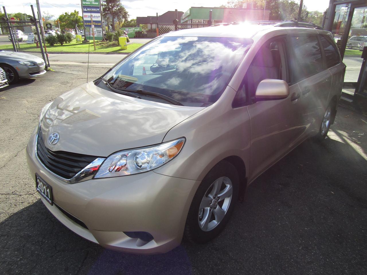 2011 Toyota Sienna LE, 7Pass ,Cruise Ctrl, Automatic Trans.*Certified* Photo2