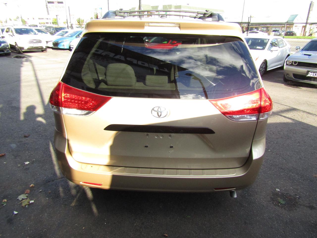 2011 Toyota Sienna LE, 7Pass ,Cruise Ctrl, Automatic Trans.*Certified* Photo