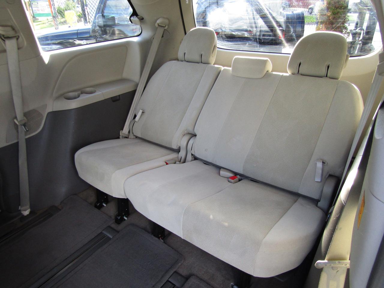 2011 Toyota Sienna LE, 7Pass ,Cruise Ctrl, Automatic Trans.*Certified* Photo