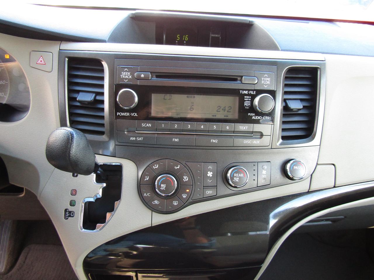 2011 Toyota Sienna LE, 7Pass ,Cruise Ctrl, Automatic Trans.*Certified* Photo