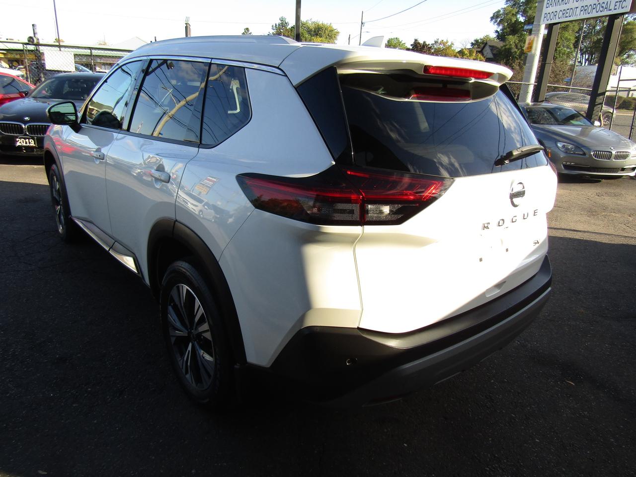 2021 Nissan Rogue SV, Pano, 360Camera, Blind Spot, Collision Warning, *One Owner*Certified* Photo4