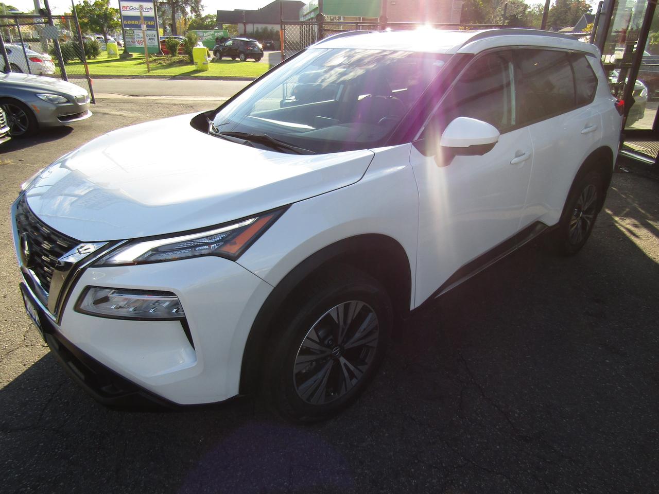 2021 Nissan Rogue SV, Pano, 360Camera, Blind Spot, Collision Warning, *One Owner*Certified* Photo2