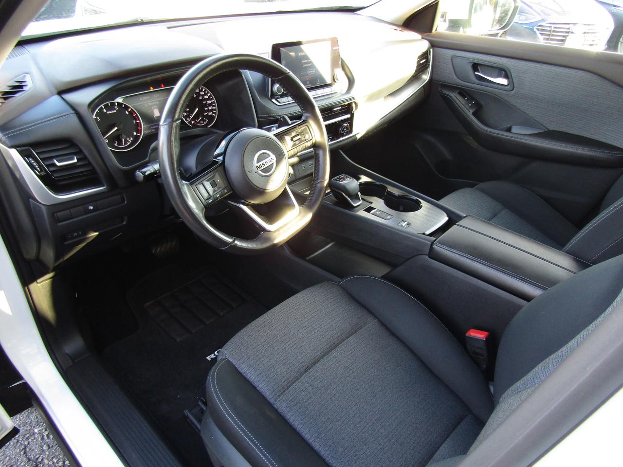 2021 Nissan Rogue SV, Pano, 360Camera, Blind Spot, Collision Warning, *One Owner*Certified* Photo