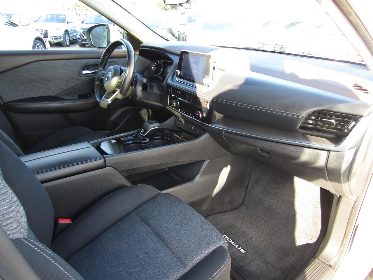 2021 Nissan Rogue SV, Pano, 360Camera, Blind Spot, Collision Warning, *One Owner*Certified* Photo