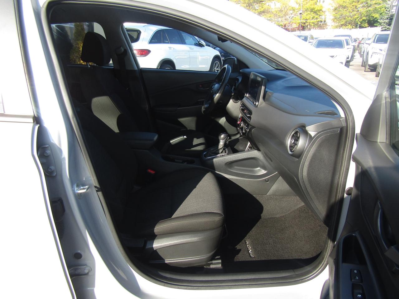 2022 Hyundai KONA Preferred, AWD, Blind Spot, Lane Assist, Camera, Bluetooth, *Certified* Photo