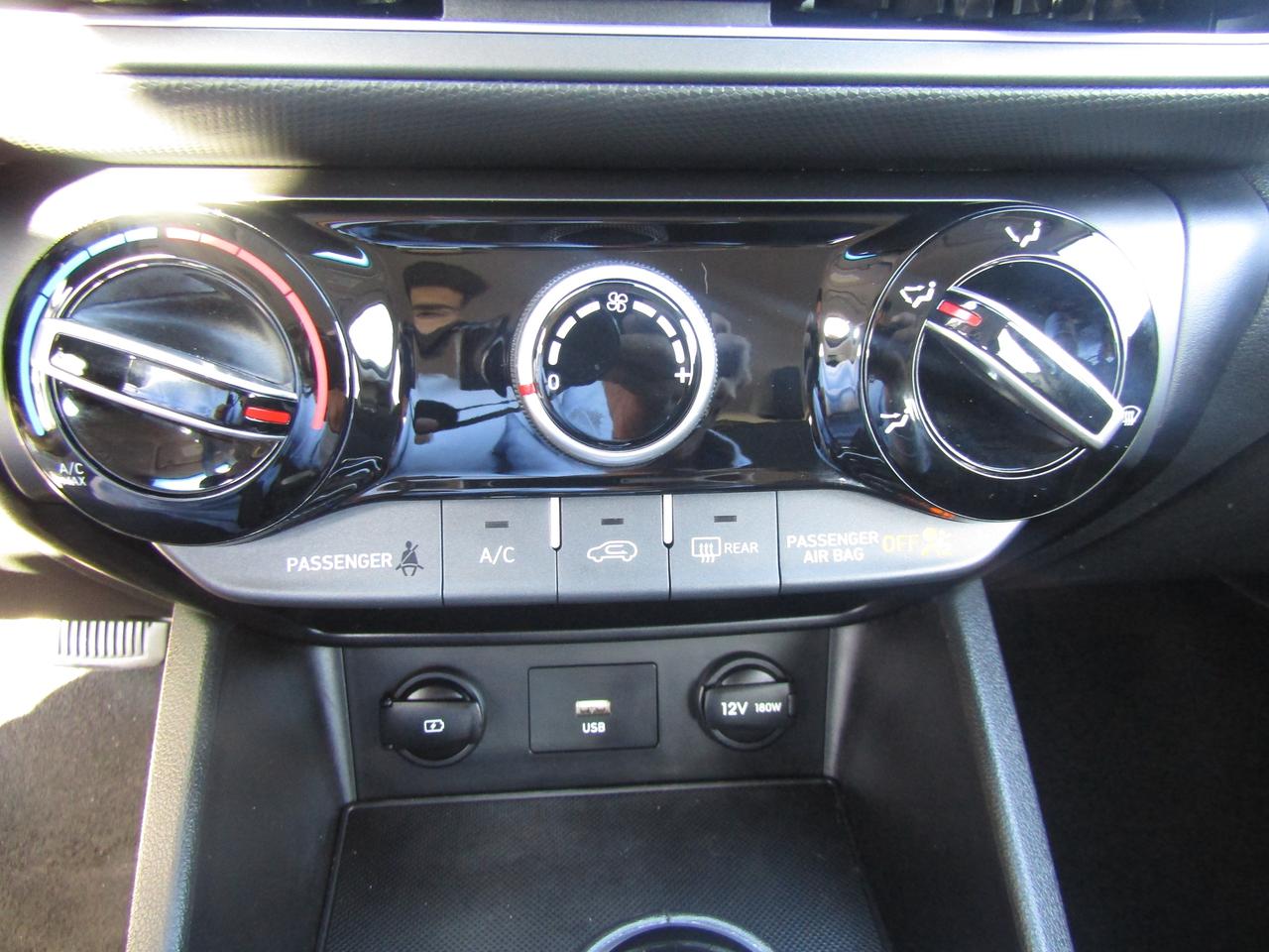 2022 Hyundai KONA Preferred, AWD, Blind Spot, Lane Assist, Camera, Bluetooth, *Certified* Photo