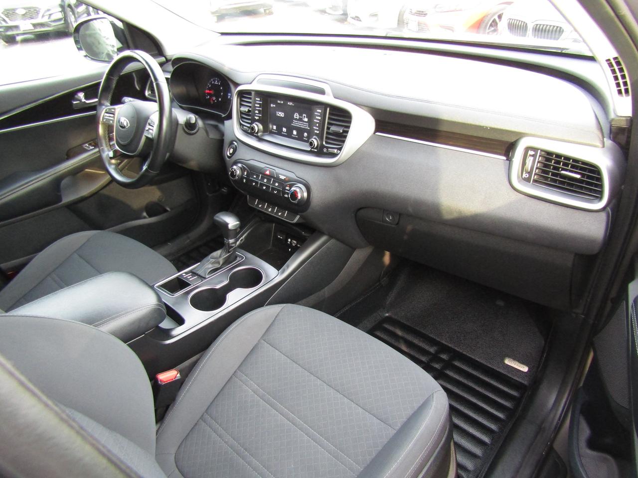 2019 Kia Sorento LX, AWD, Camera, Push To Start, Bluetooth, Alloy, *Certified* Photo