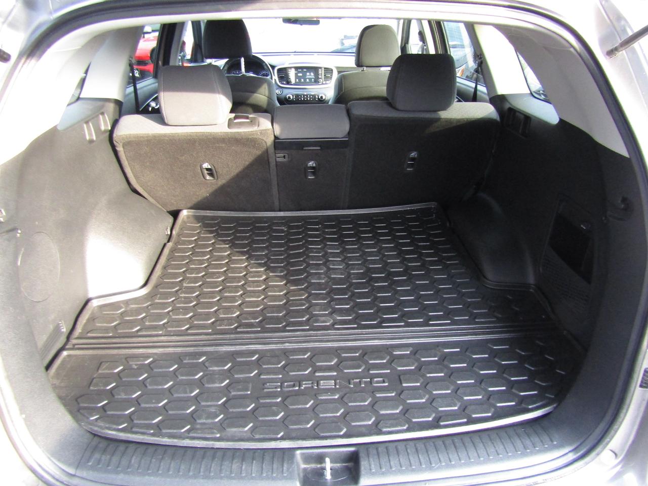 2019 Kia Sorento LX, AWD, Camera, Push To Start, Bluetooth, Alloy, *Certified* Photo