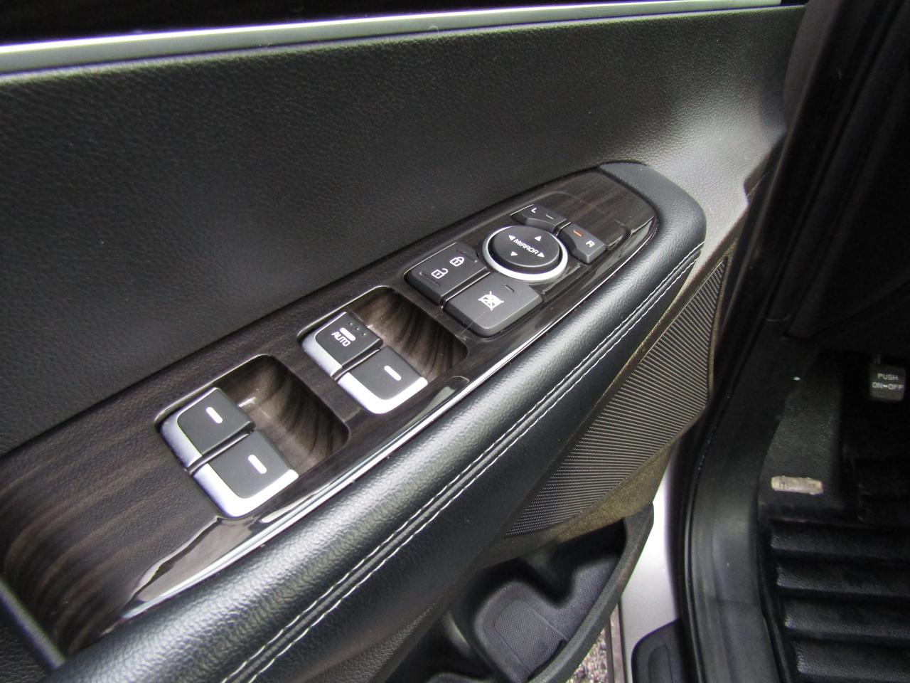 2019 Kia Sorento LX, AWD, Camera, Push To Start, Bluetooth, Alloy, *Certified* Photo