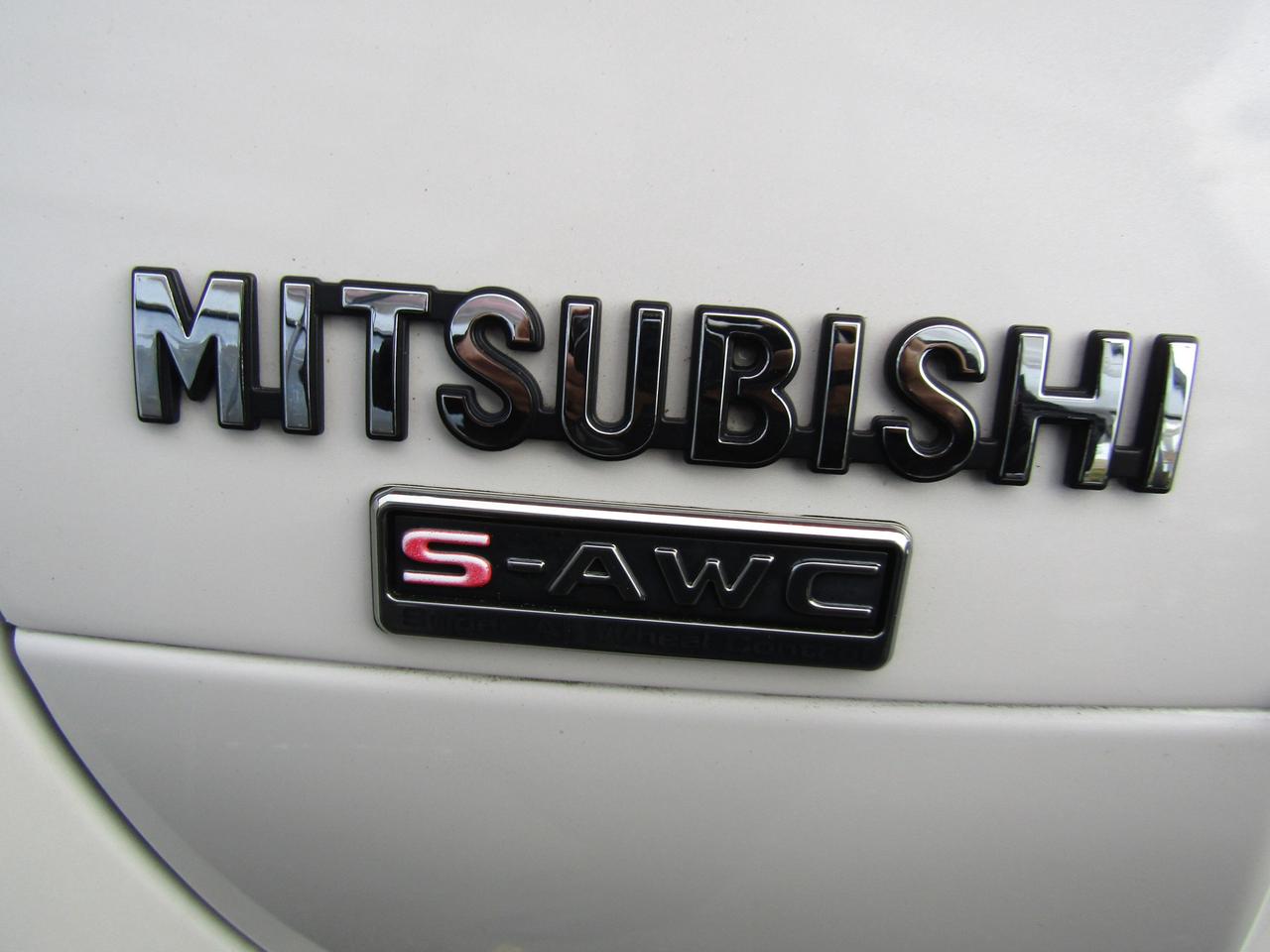 2018 Mitsubishi Eclipse Cross ES, AWD, Camera, Adaptive, Bluetooth, Alloy, *Certified* Photo