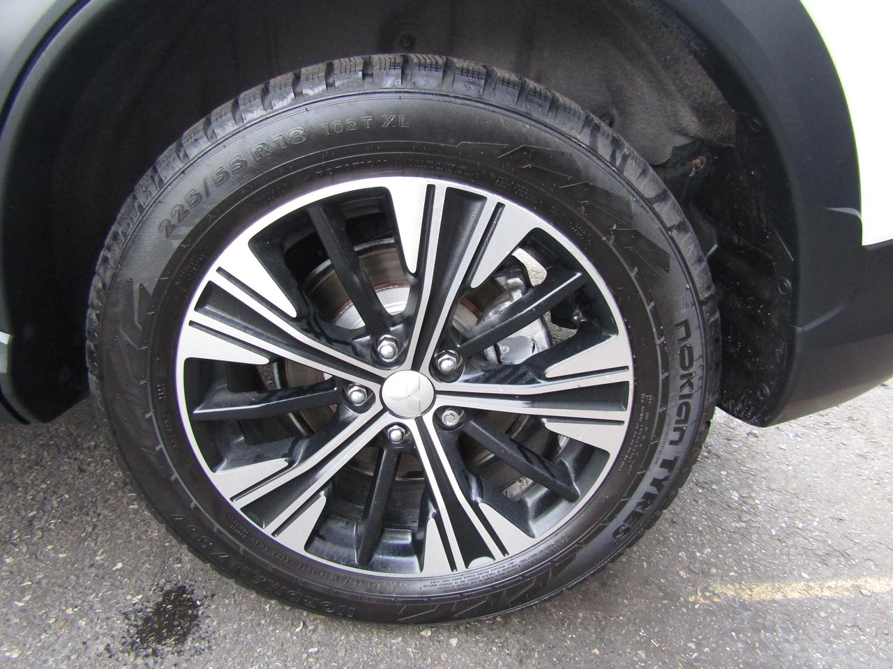 2018 Mitsubishi Eclipse Cross ES, AWD, Camera, Adaptive, Bluetooth, Alloy, *Certified* Photo