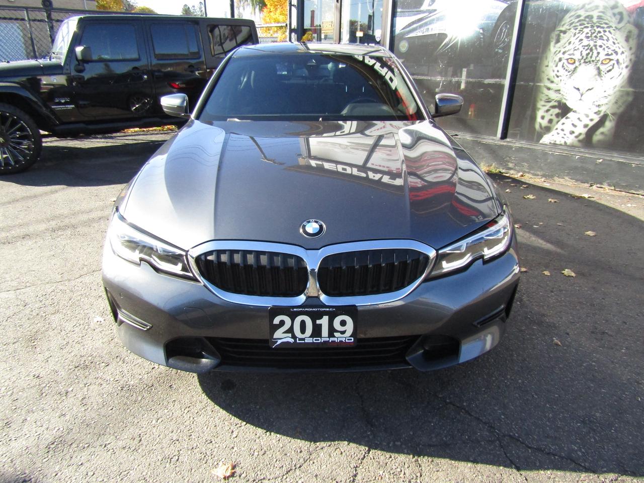 2019 BMW 3 Series 330i, xDrive, Navi, Sunroof, Camera, Leather, Memory, *Certified* Photo1