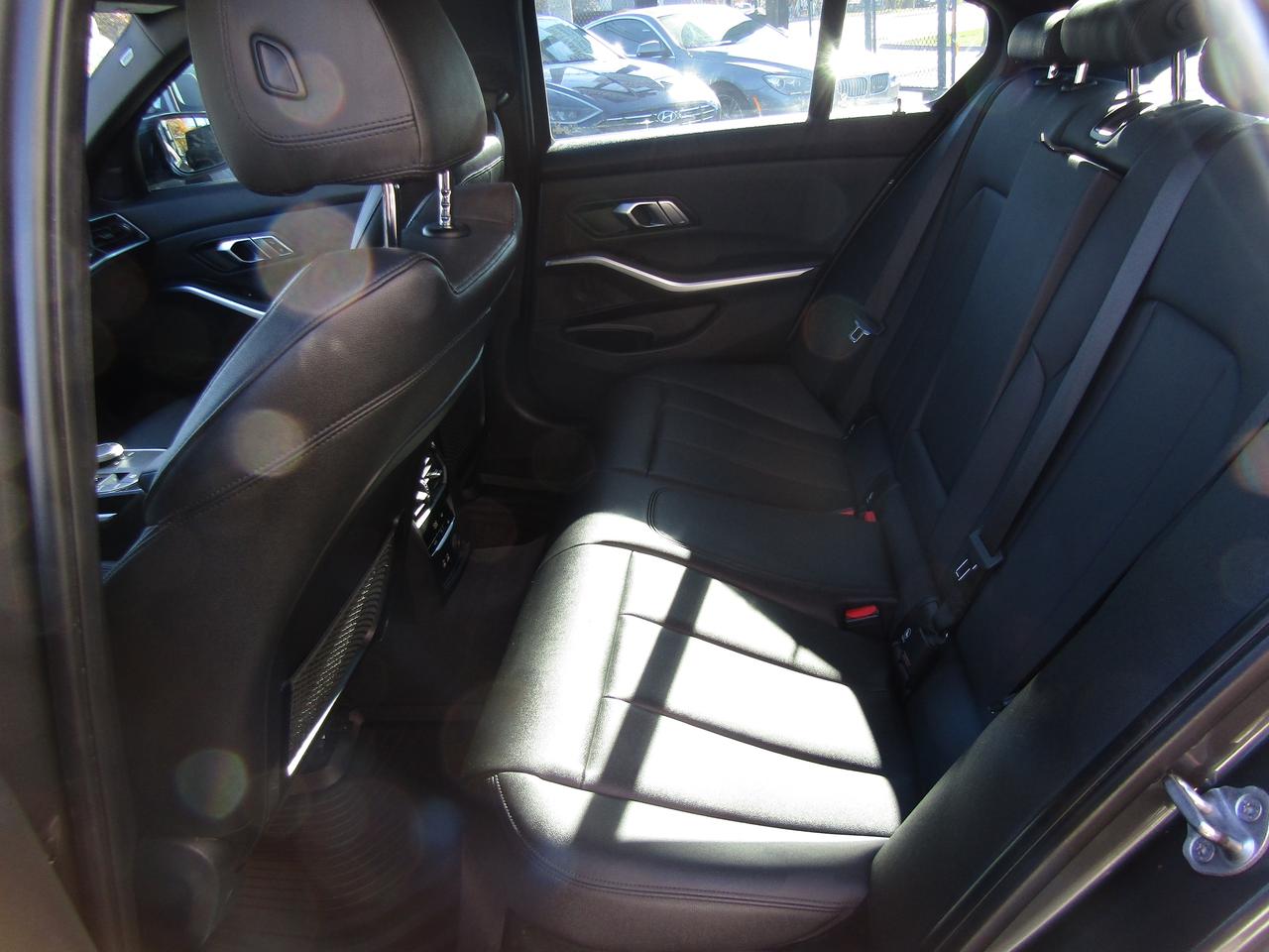 2019 BMW 3-Series 330i, xDrive, Navi, Sunroof, Camera, Leather, Memory, *Certified* Photo