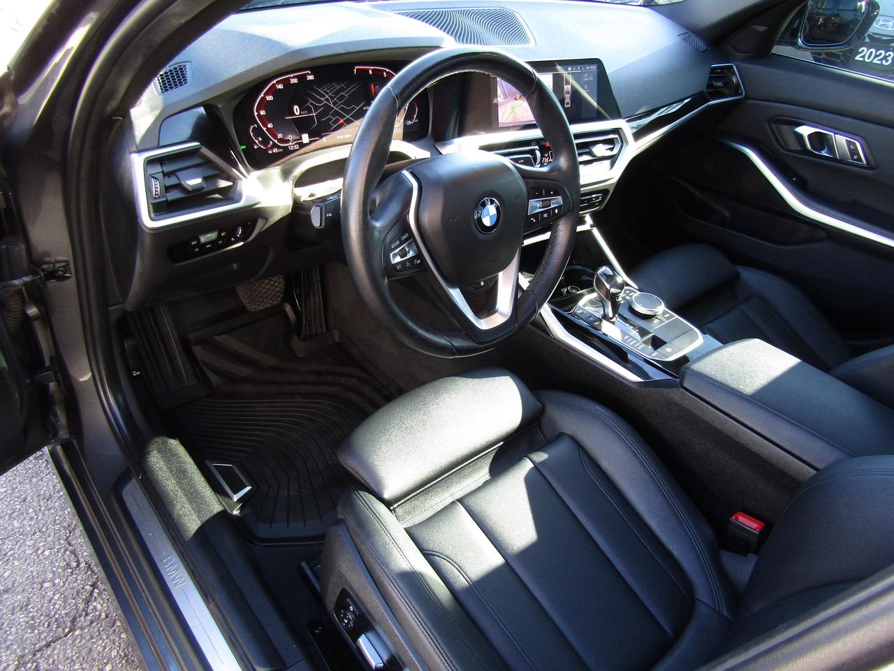 2019 BMW 3-Series 330i, xDrive, Navi, Sunroof, Camera, Leather, Memory, *Certified* Photo