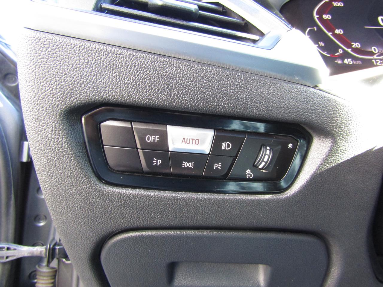 2019 BMW 3-Series 330i, xDrive, Navi, Sunroof, Camera, Leather, Memory, *Certified* Photo